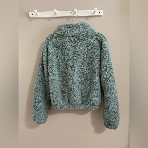 Cozy Pullover - Picture 3 of 7